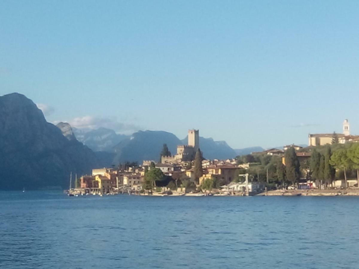 Camera Il Borgo Vicino Al Castello Con Parcheggio Мальчезине Экстерьер фото